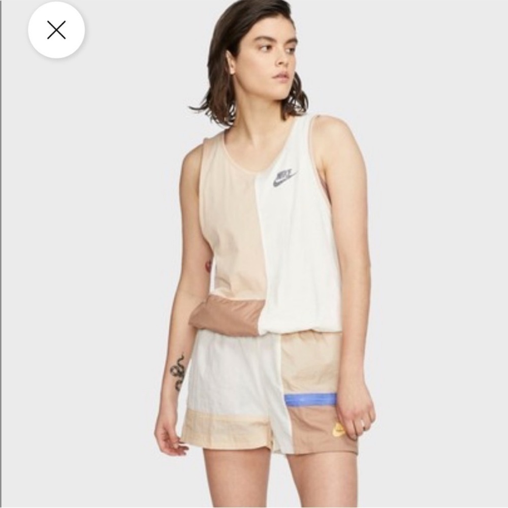 NIKE Women's Sportswear Icon Clash Tank Top